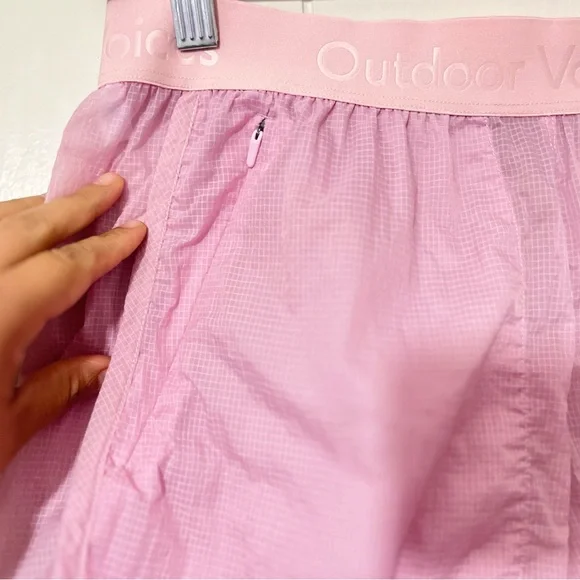 Outdoor VoicesBreaklite Windbreaker 4" Pink Grid Overlay 2 Pocket Short Size M